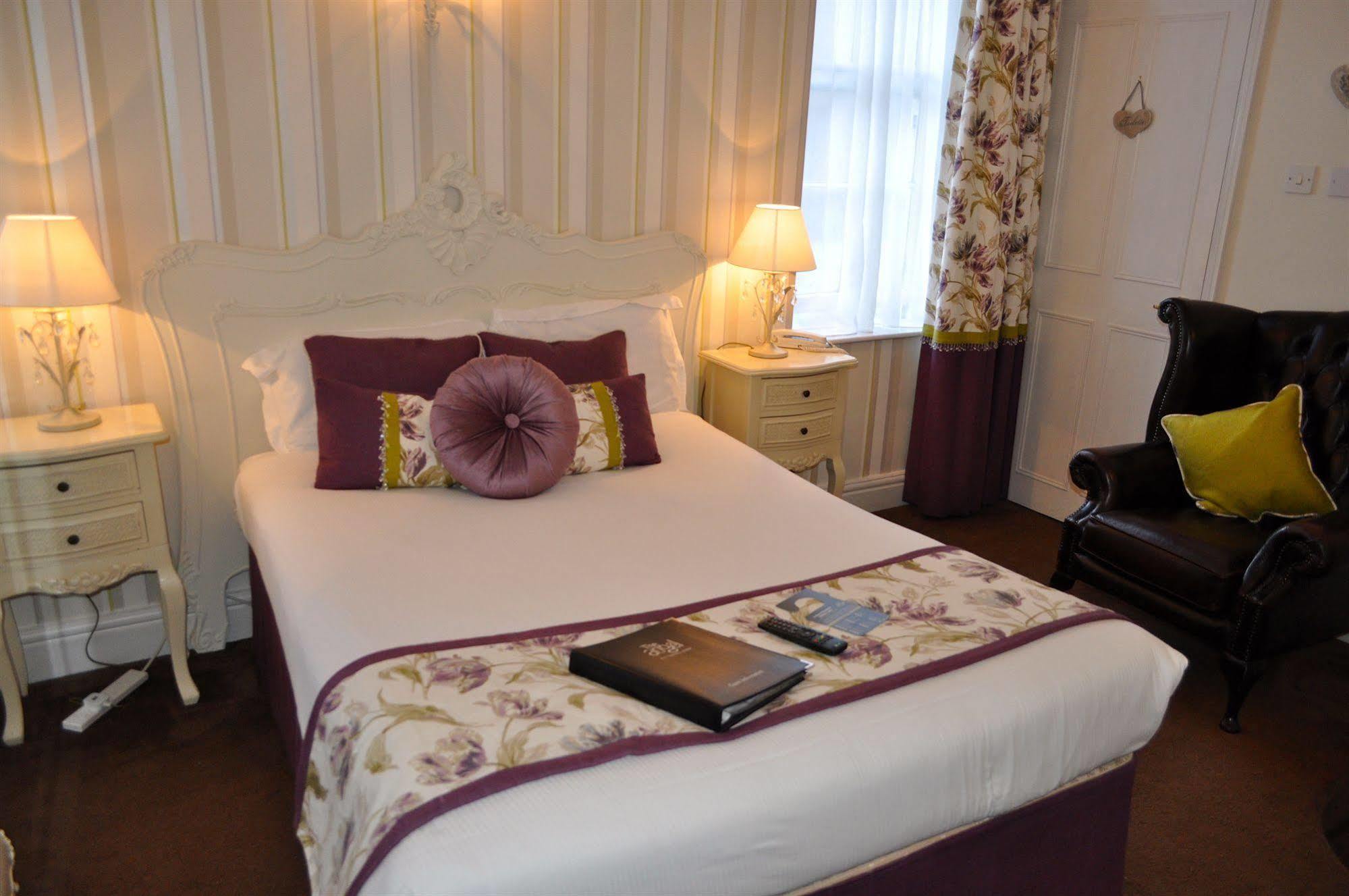 The Angel Inn Hotel برشور المظهر الخارجي الصورة