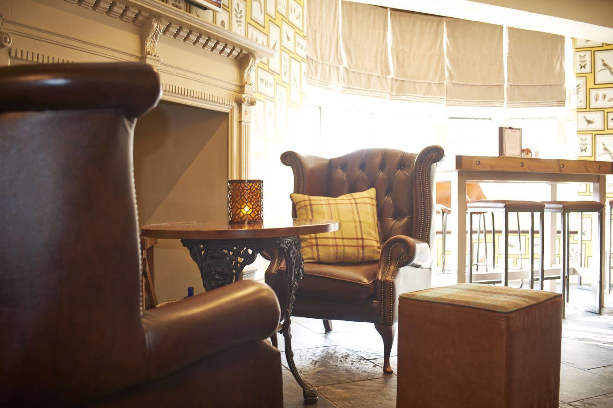 The Angel Inn Hotel برشور المظهر الخارجي الصورة